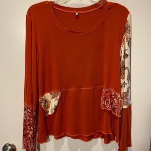 COTTON burnt Orange top. Round neckline and Flared sleeves. SZ L/XL.